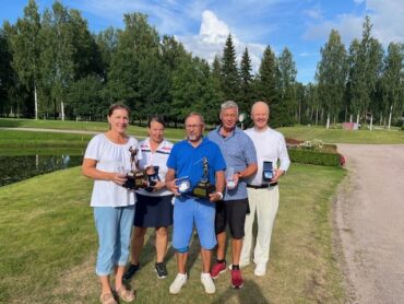 Etelä-Suomen K-seniorit golffaamassa Hämeenlinnassa 5.8.2024